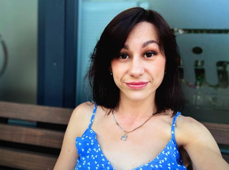Webcam chat profile for BerryBliss: Dancing