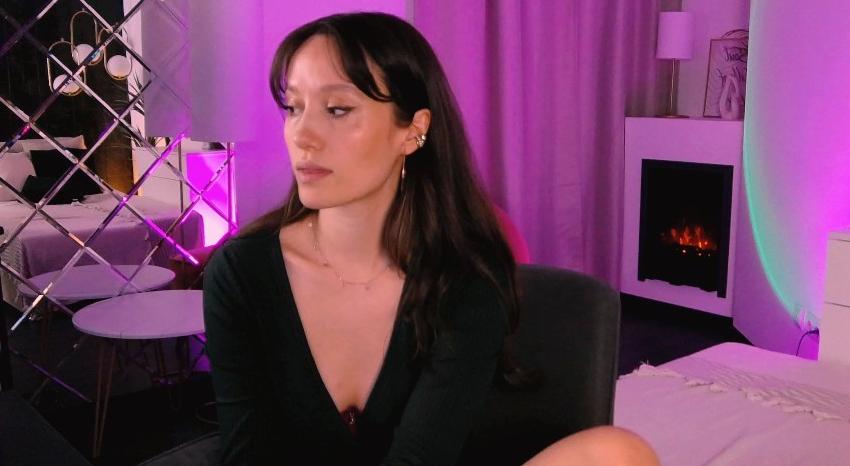 Webcam chat profile for AgnesGoddes: Legs, feet & shoes