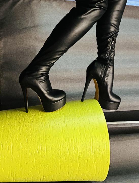 Webcam chat profile for SweetBerry035: Leather