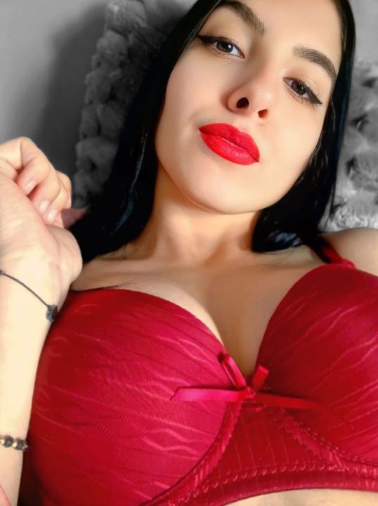 Webcam chat profile for AnaBliss: Exhibition