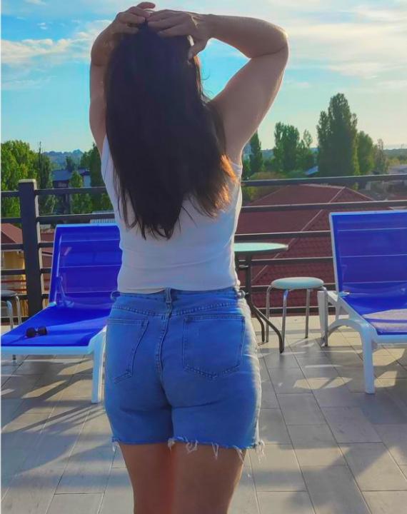 Webcam chat profile for FlirtFavorite: Outfits