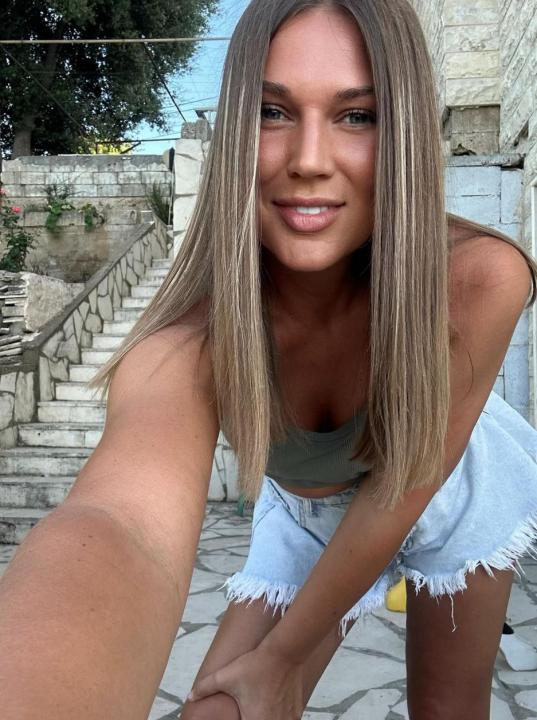 Webcam chat profile for BernuLover: Legs, feet & shoes