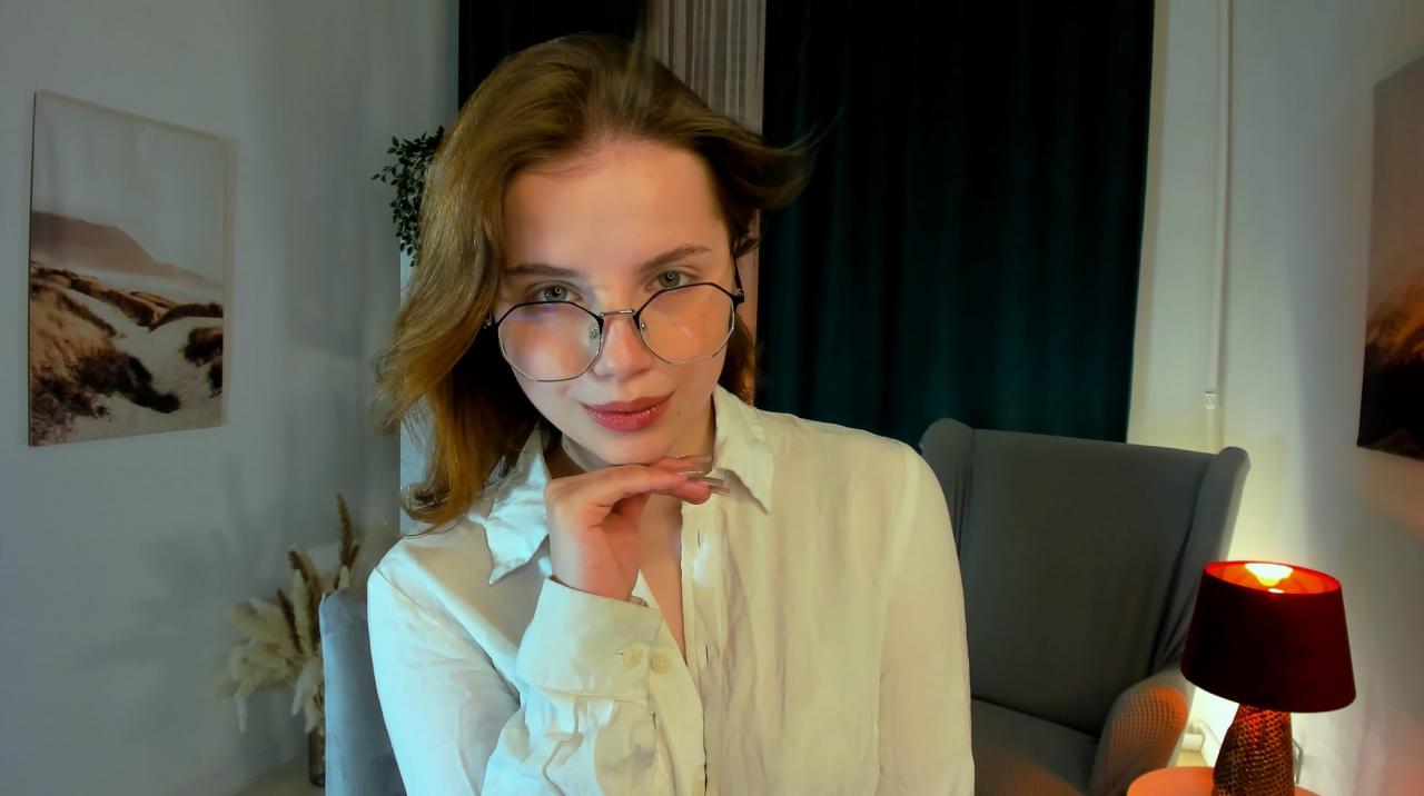 Start LIVE VideoChat with GabiAddams