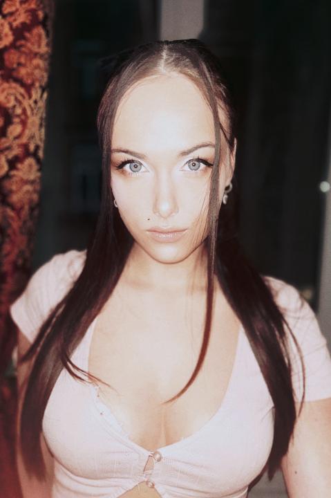 Webcam chat profile for Vonulat: Ask about my Hobbies