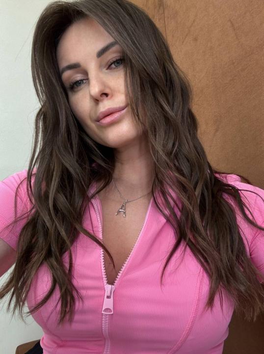 Webcam chat profile for MerelinN: Outfits
