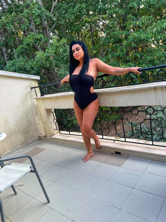 Webcam chat profile for NaturalWoman: Dominatrix