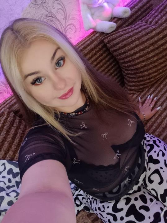 Webcam chat profile for AlSunset22: Sports