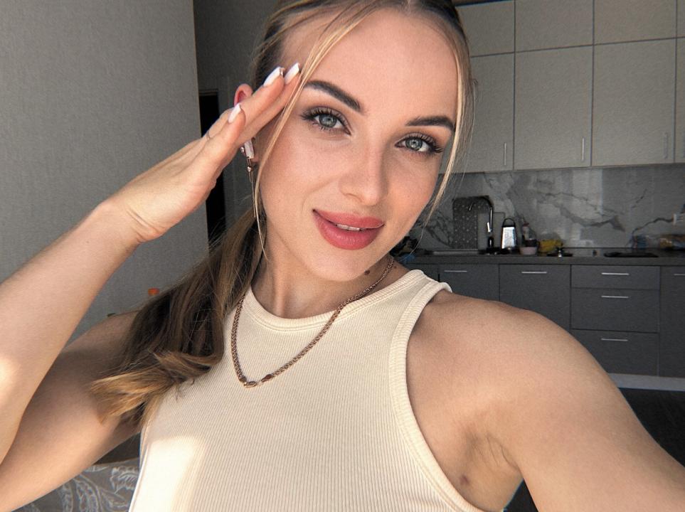 Webcam chat profile for AmistLove1: Cooking