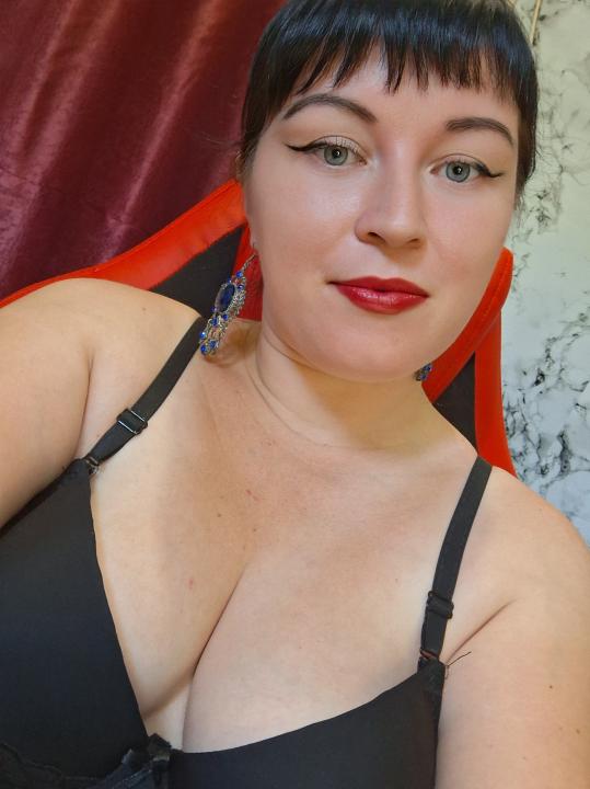 Webcam chat profile for sweetcandymmm: Role playing