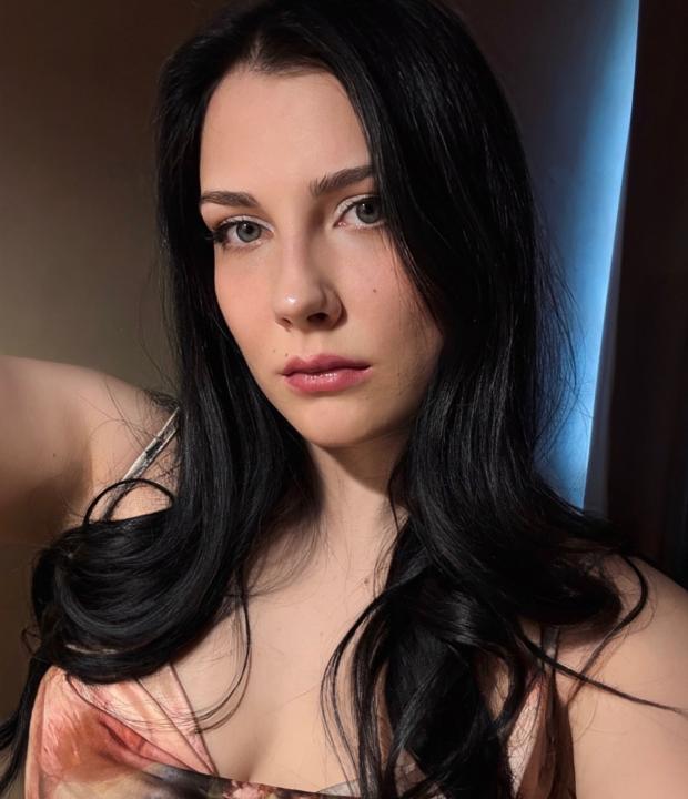 Webcam chat profile for cuteKarinaK: Cooking