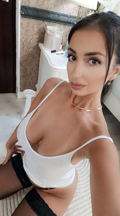 Webcam chat profile for OliviaWilson: Kissing