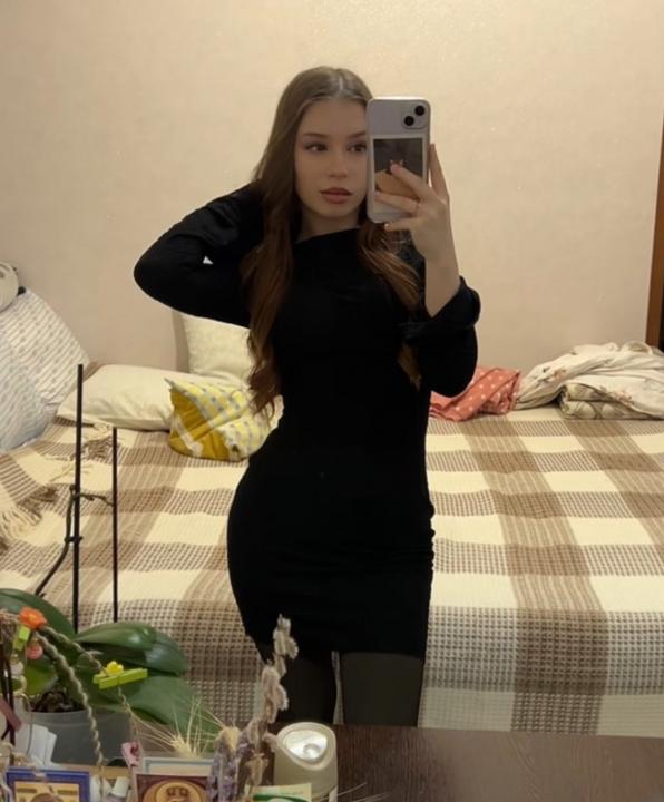 Webcam chat profile for AriaLyn: Outfits
