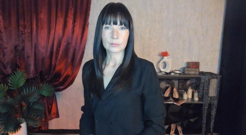 Webcam chat profile for MonicaCheerful: Dominatrix