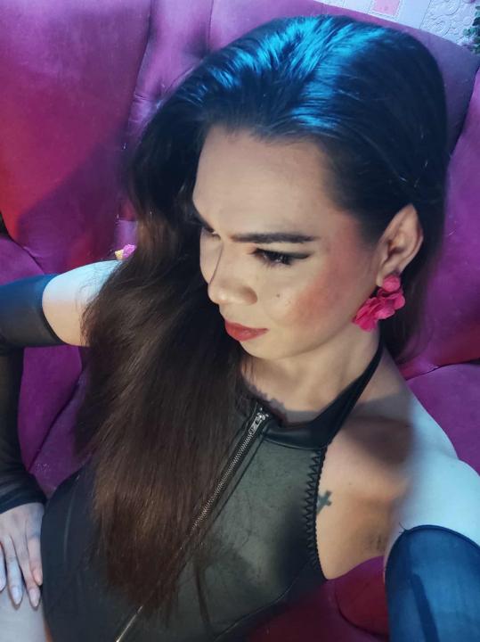Webcam chat profile for HotSUMMER: Bondage & discipline