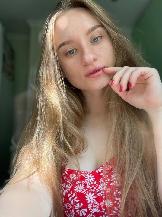 Webcam chat profile for NoraFeather: Ask about my Hobbies