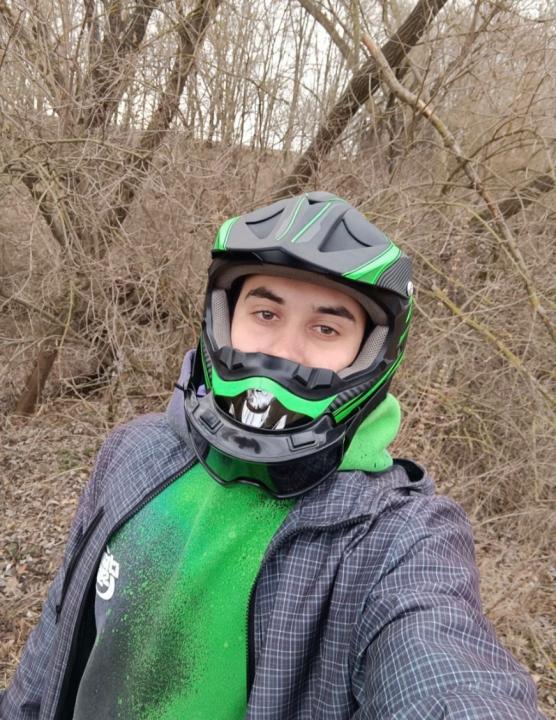 Webcam chat profile for KiriTell: Outfits