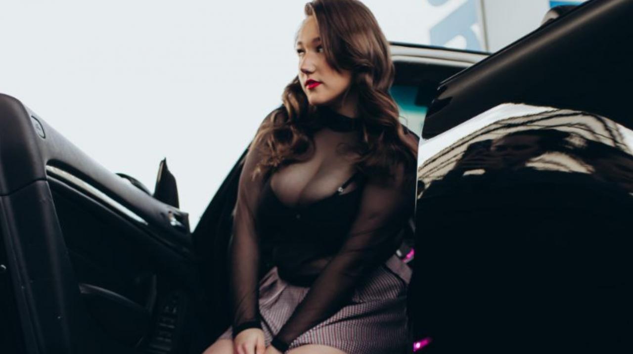 Webcam chat profile for StarBrunette: Photography