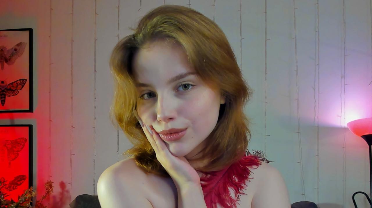 Webcam chat profile for GabiAddams: Legs, feet & shoes
