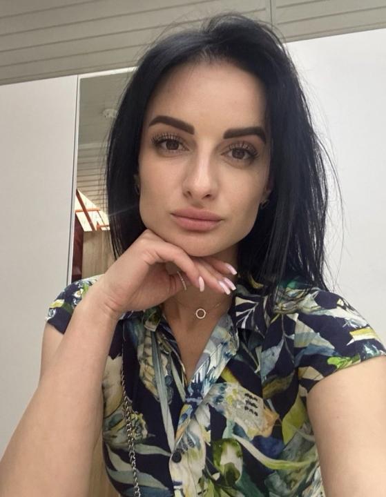 Webcam chat profile for Coralie: Ask about my Hobbies