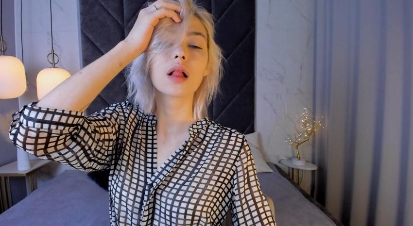 Webcam chat profile for AlysiaSun: Legs, feet & shoes