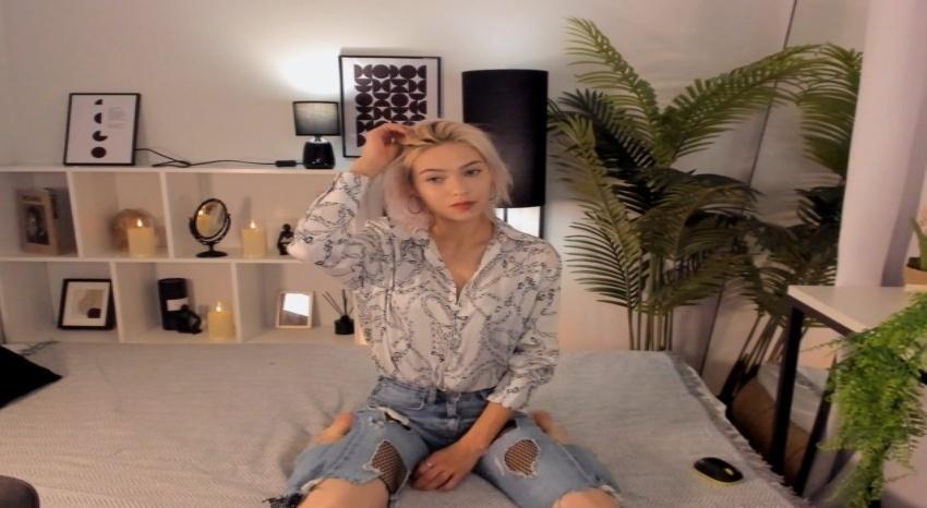 Webcam chat profile for AlysiaSun: Legs, feet & shoes