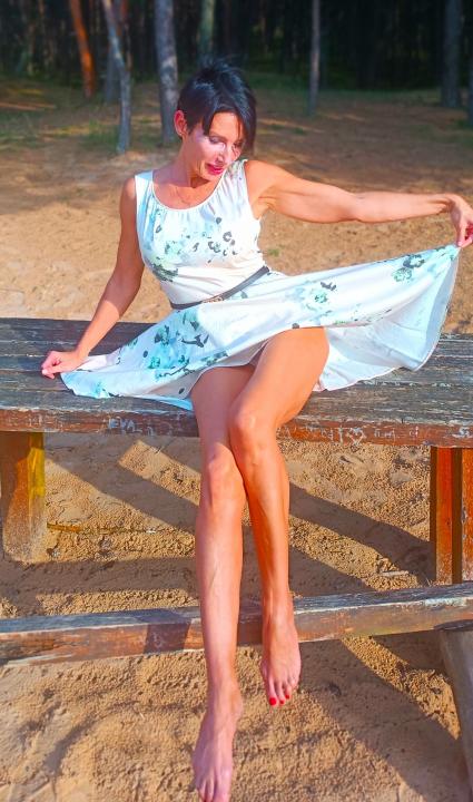 Webcam chat profile for AdorableAnna: Legs, feet & shoes
