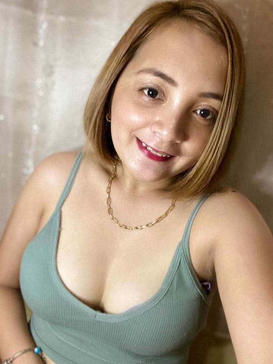 Webcam chat profile for yvonne: Nails
