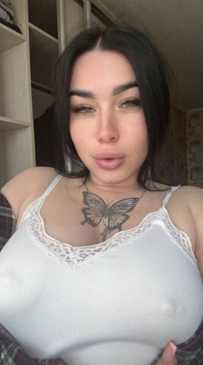Webcam chat profile for Evelise: Ask about my Hobbies