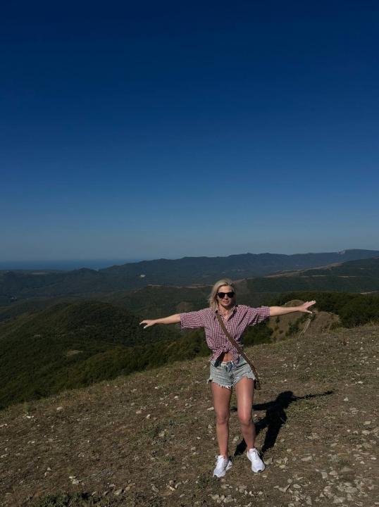 Webcam chat profile for Astrolady: Legs, feet & shoes