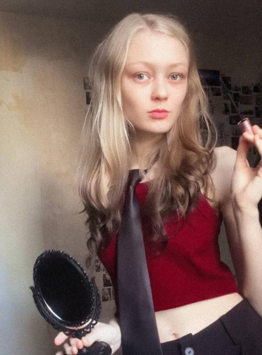 Webcam chat profile for SkySorceress: Legs, feet & shoes