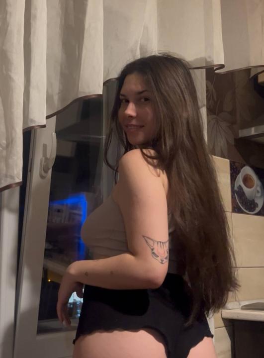 Webcam chat profile for 1Bekki: Sports