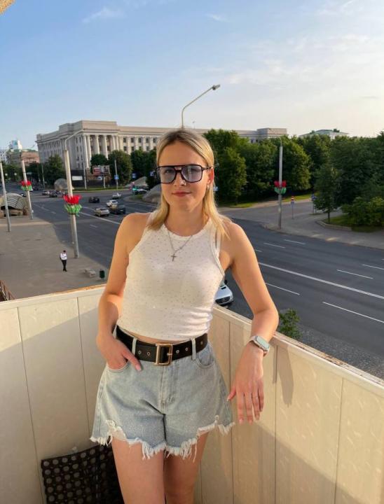 Webcam chat profile for Serenelle: Ask about my Hobbies