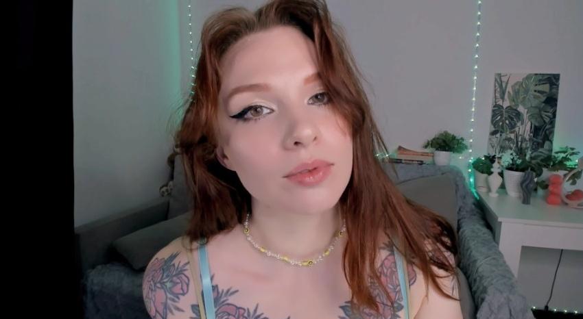Webcam chat profile for MiaShine: Leather