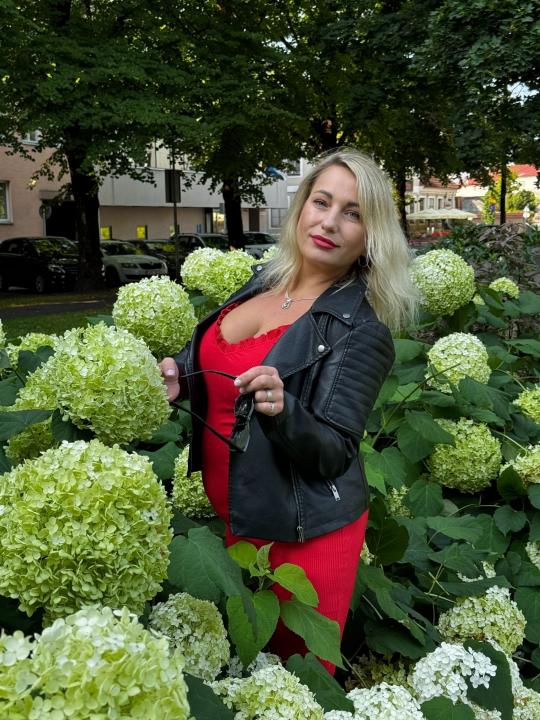 Webcam chat profile for True2Kiss: Ask about my Hobbies