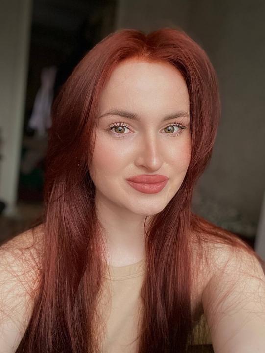 Webcam chat profile for SweetKaryKiss: Outfits