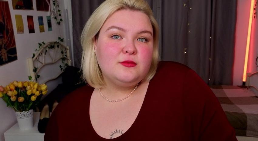 Webcam chat profile for EllaBigBabe: Leather