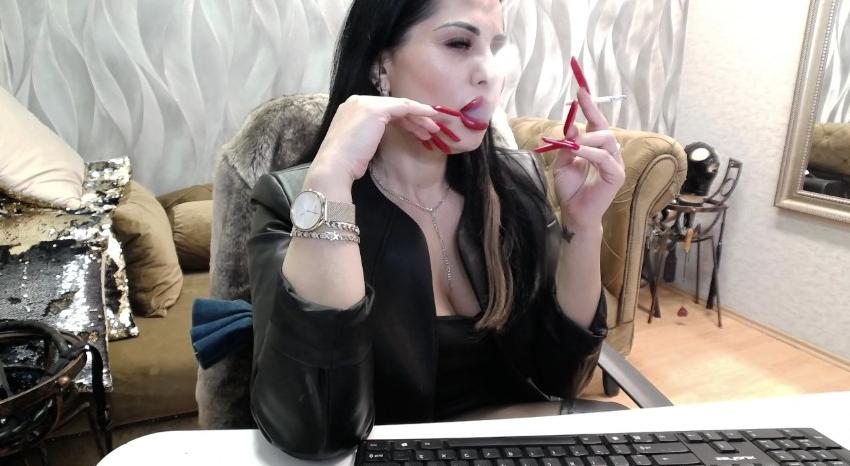 Webcam chat profile for SaraPoison: Kissing