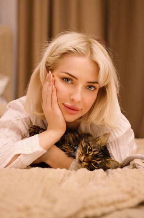 Webcam chat profile for Rinae: Ask about my Hobbies