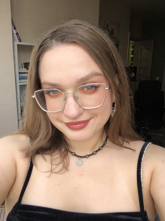 Webcam chat profile for JennyGo: Outfits