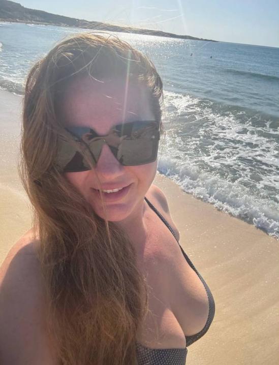 Webcam chat profile for LioRra: Ask about my Hobbies