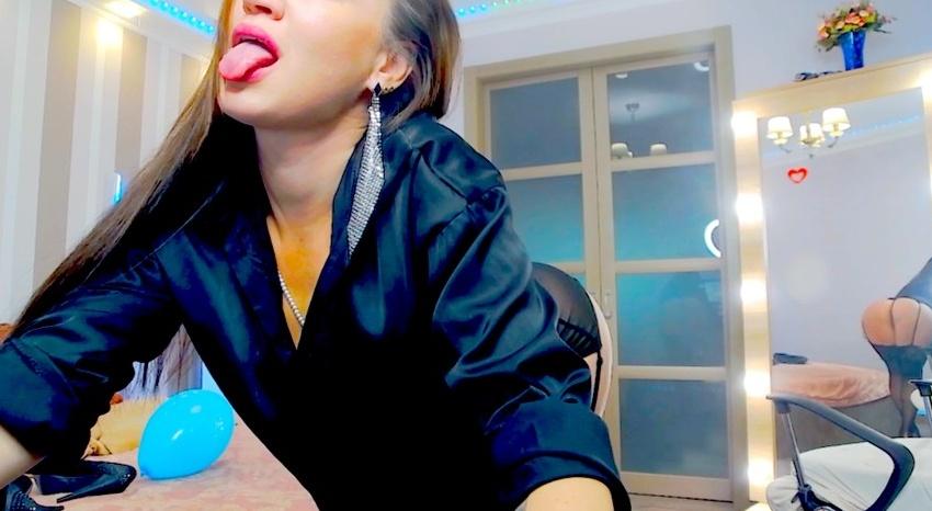 Webcam chat profile for LadonnaBella: Leather
