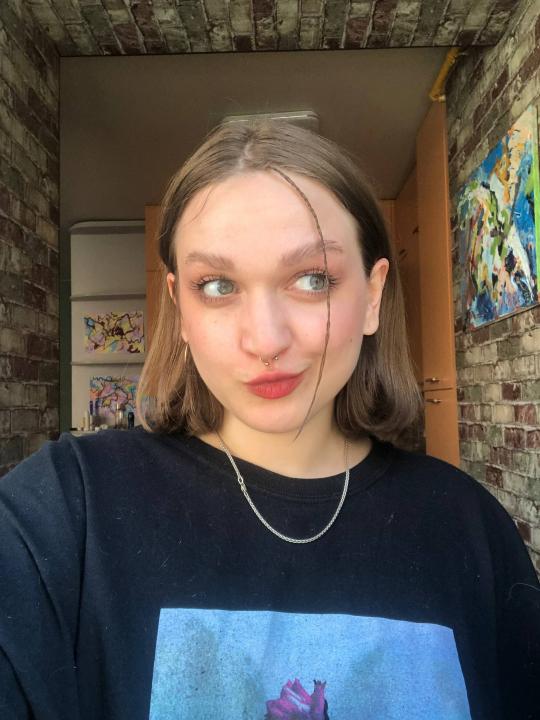 Webcam chat profile for JennyGo: Outfits