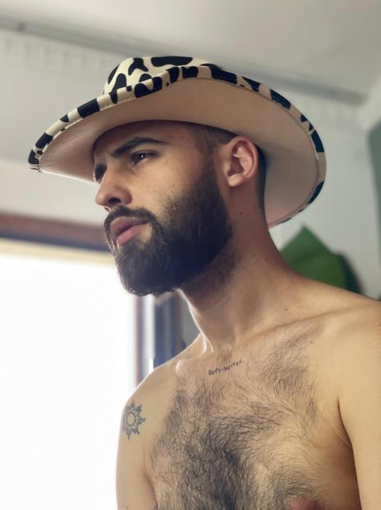 Webcam chat profile for HAIRYROBXXX: Bondage & discipline