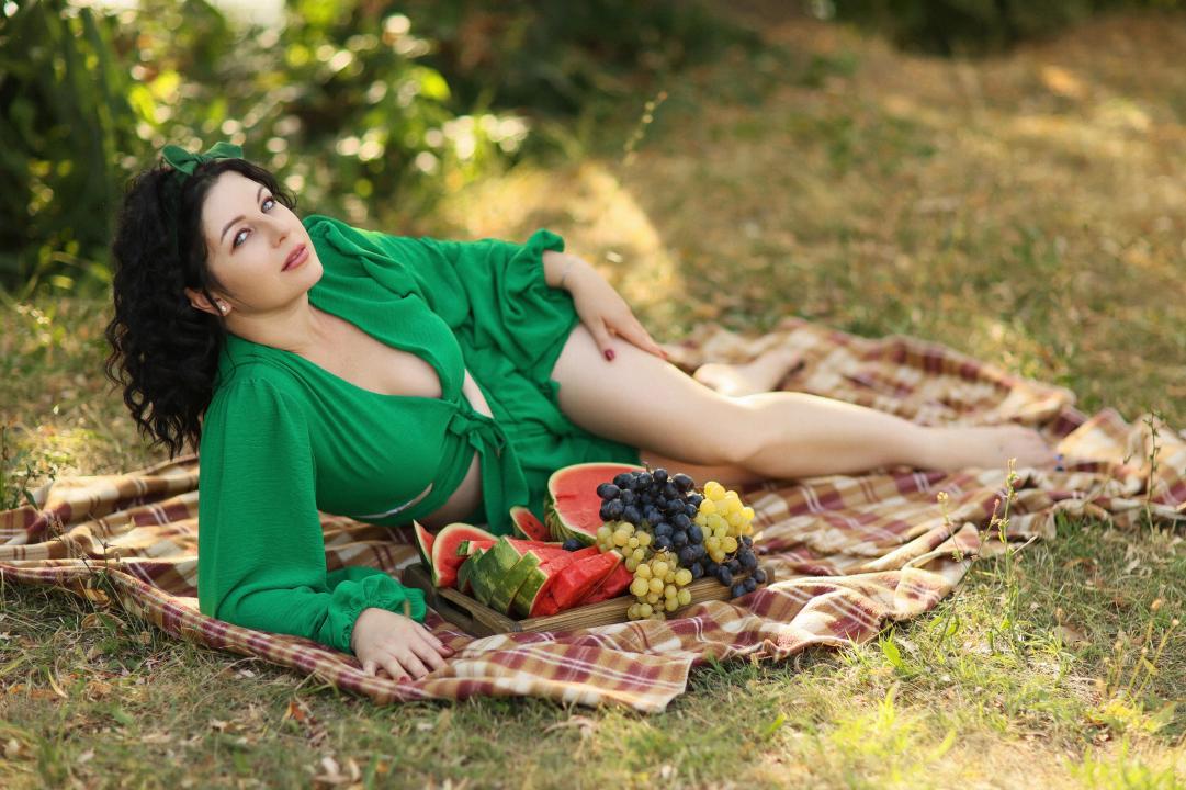 Webcam chat profile for NinaS25: Lingerie & stockings