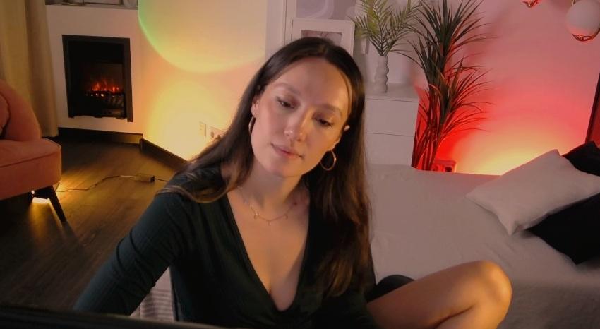 Webcam chat profile for AgnesGoddes: Legs, feet & shoes