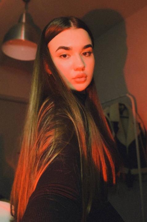 Webcam chat profile for SKarlet: Ask about my Hobbies