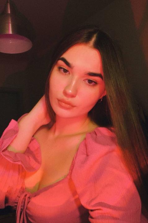 Webcam chat profile for SKarlet: Ask about my Hobbies