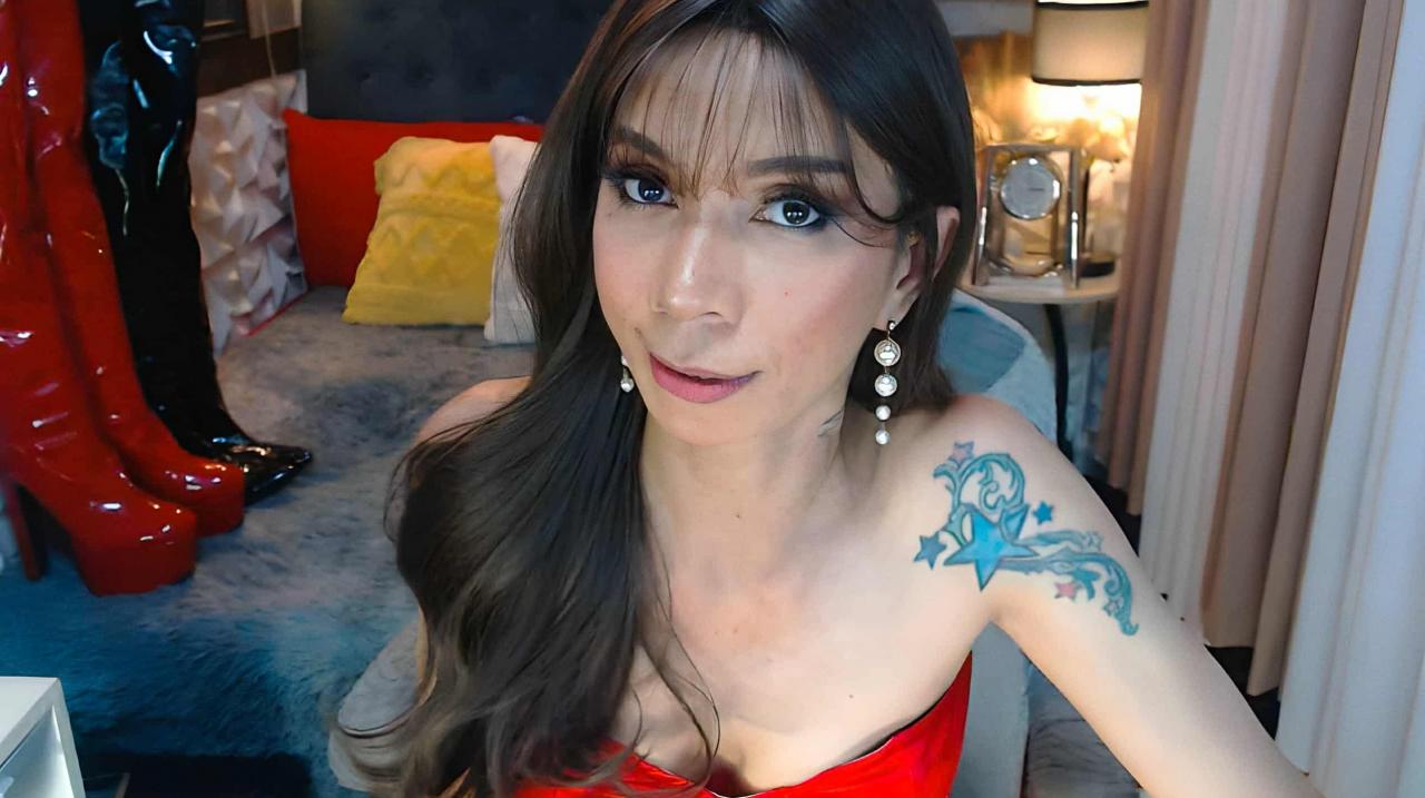 Webcam chat profile for CELINAFOX: Dominatrix