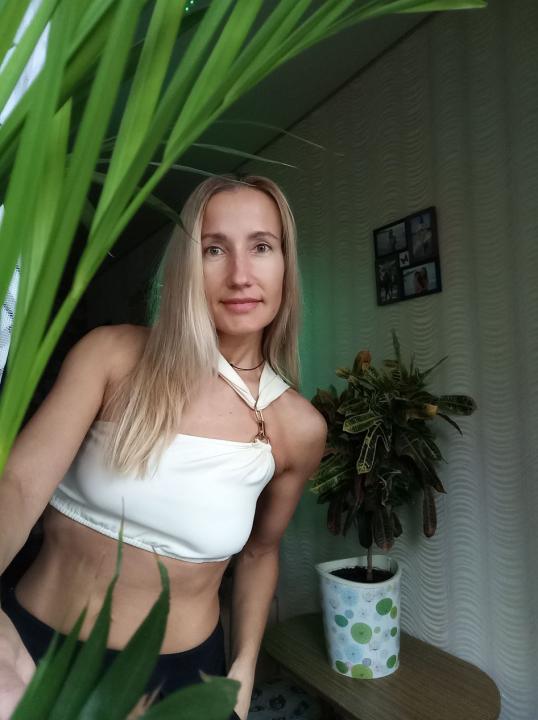 Webcam chat profile for NataliNice: Nails