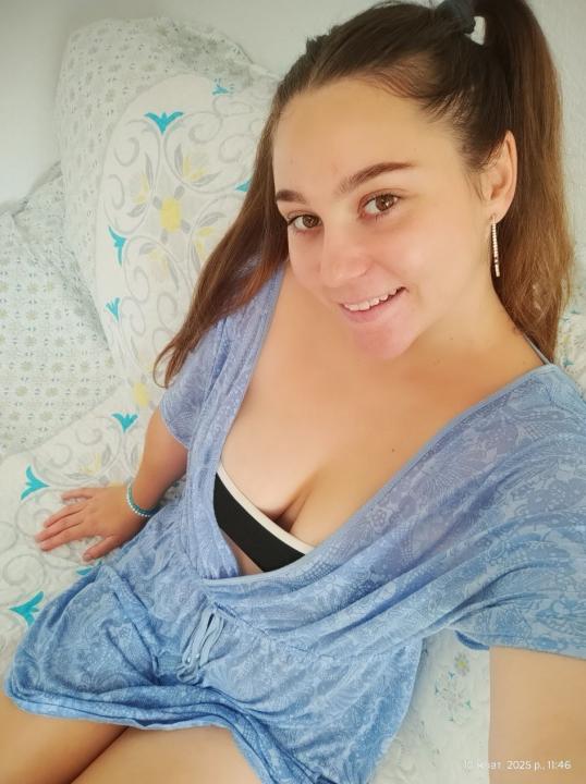 Webcam chat profile for Jeniya: Outfits